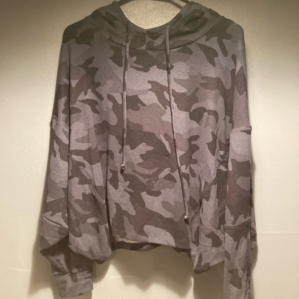 Midnight baker camo size medium pullover hoodie